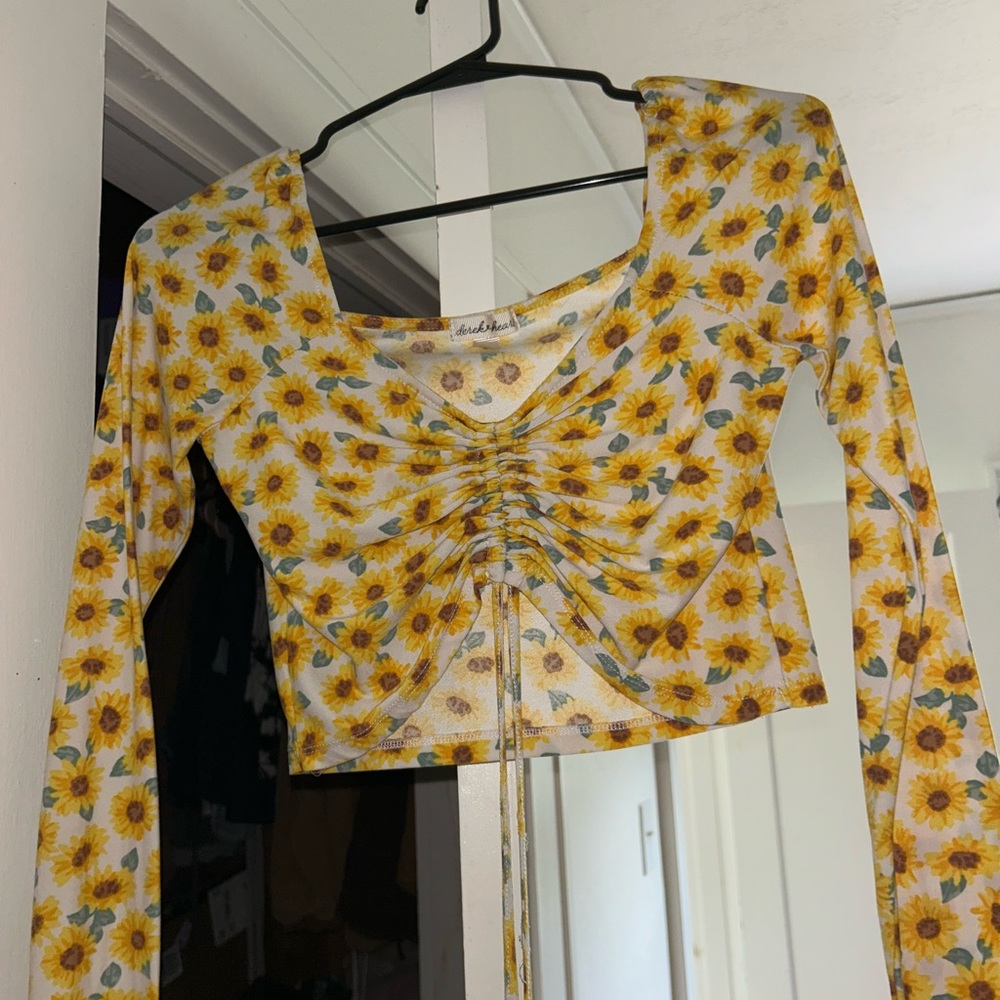 Sunflower Print Ruched crop top long sleeve